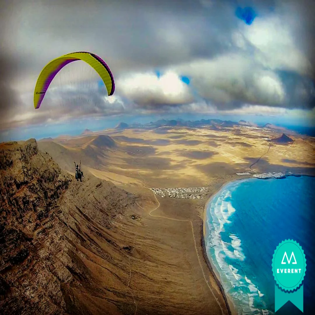 paraglide-lanzarote-spain paraglide-lanzarote-spain